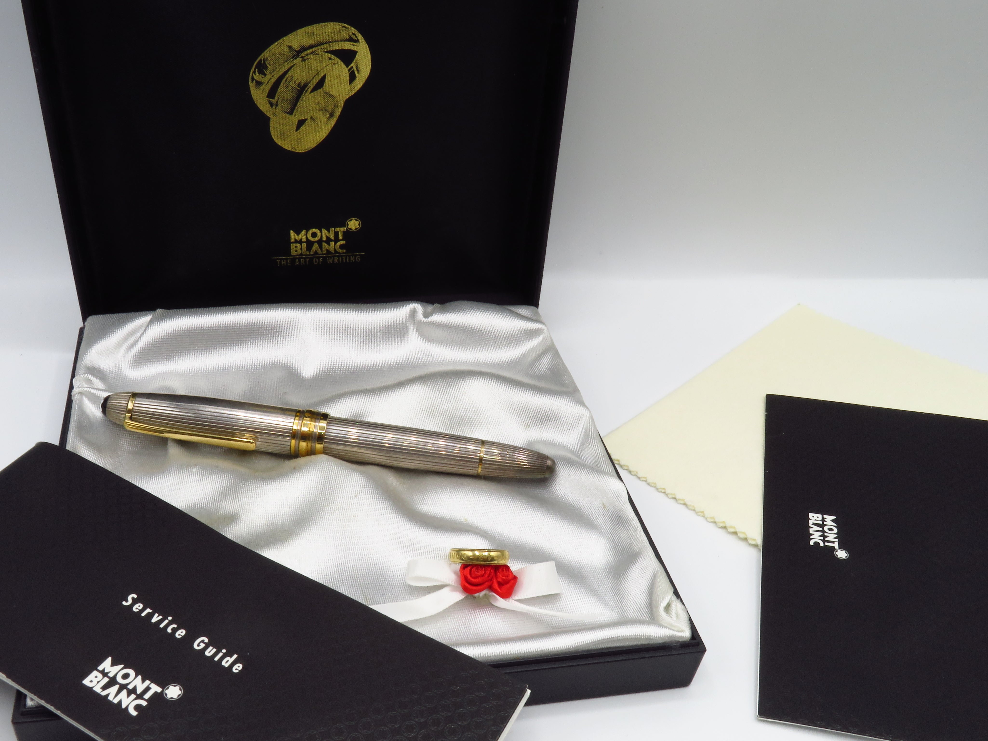 Montblanc 146 Wedding Solitaire Silver Pinstripe fountain pen